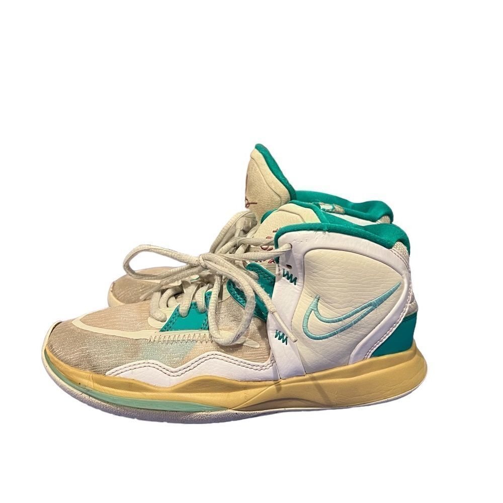 Nike Kyrie and Sue Bird Infinity Golden Tribute sneakers youth size 4‎